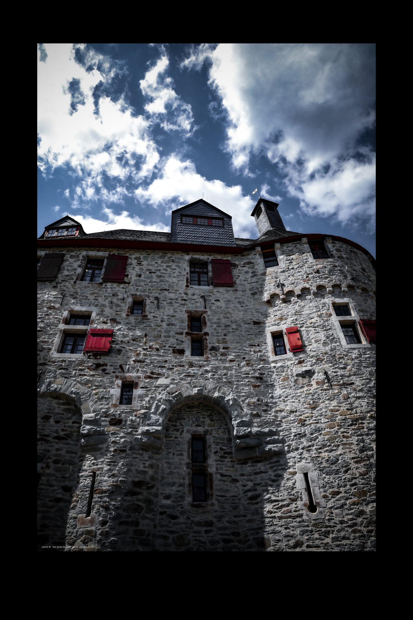 Wandbild "castle and the clouds"