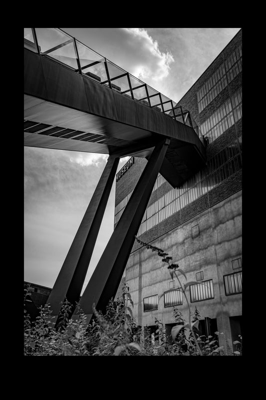 Wandbild "upwards to the museum"