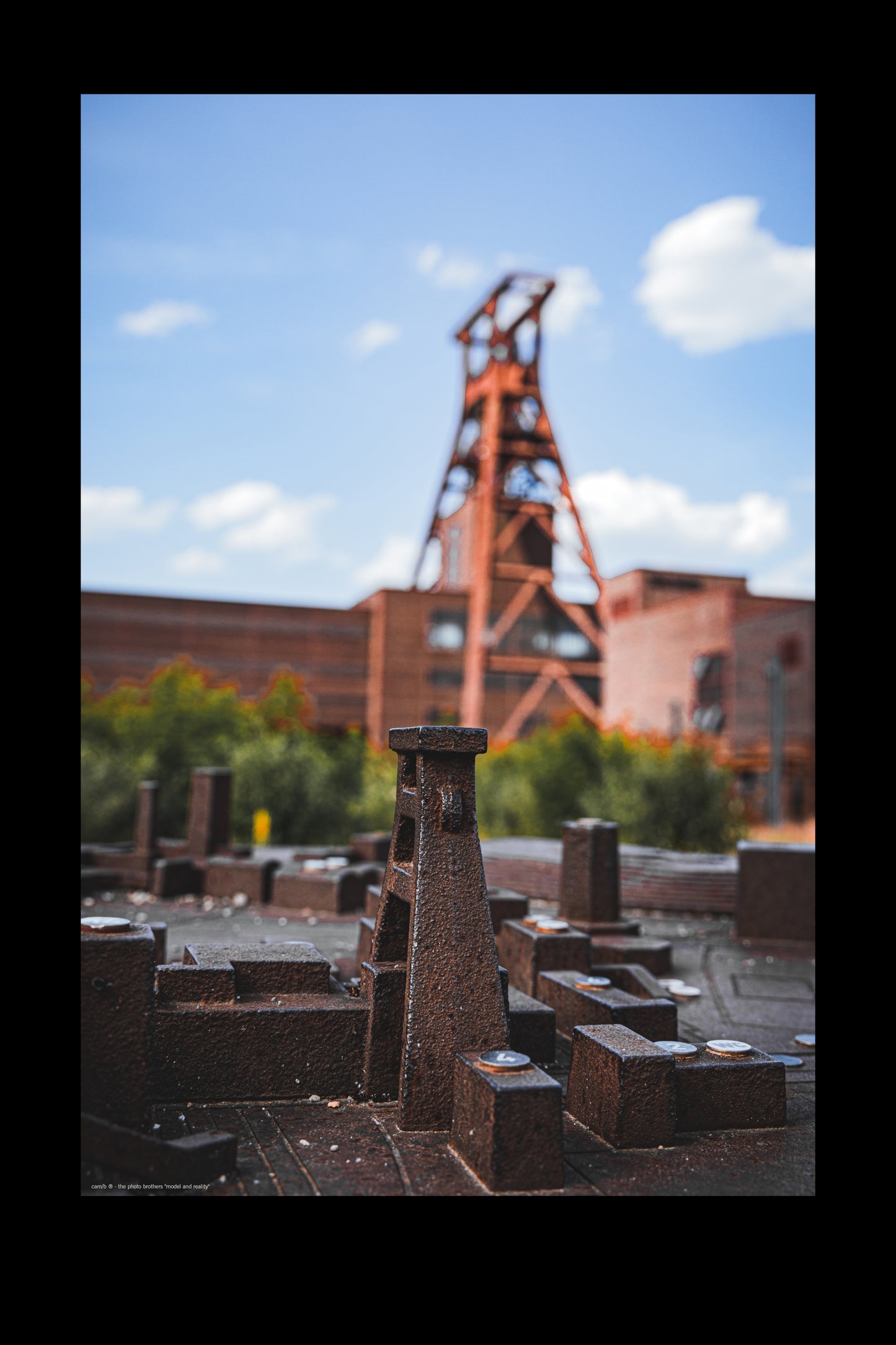 Wandbild "model and reality"