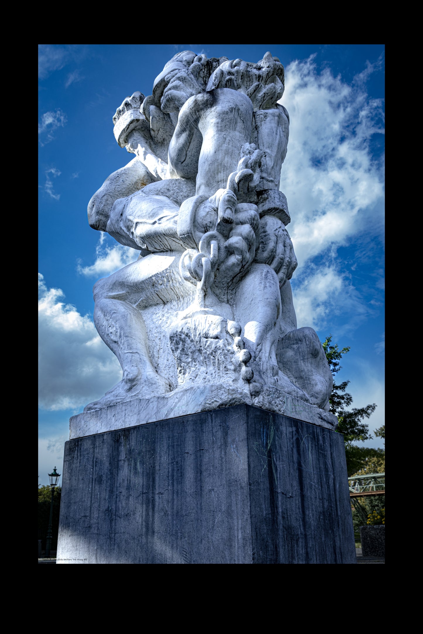 Wandbild "the strong left"